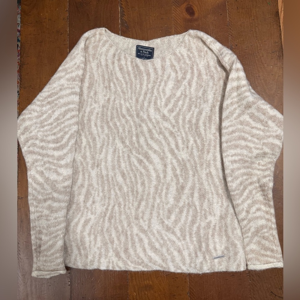 Abercrombie & Fitch Cream And White Zebra Pattern So Soft Sweater